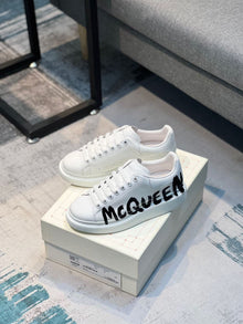 ALEXANDER MCQUEEN OVERSIZED GRAFFITI SNEAKER - M008