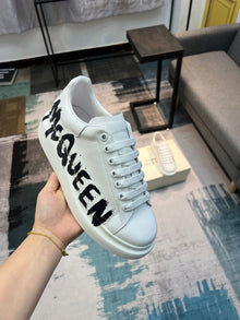 ALEXANDER MCQUEEN OVERSIZED GRAFFITI SNEAKER - M008