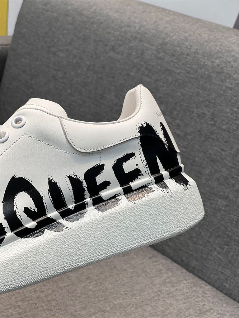 ALEXANDER MCQUEEN OVERSIZED GRAFFITI SNEAKER - M008