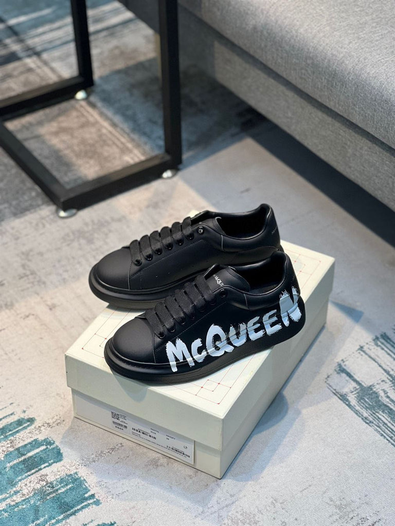 ALEXANDER MCQUEEN OVERSIZED GRAFFITI SNEAKER - M009