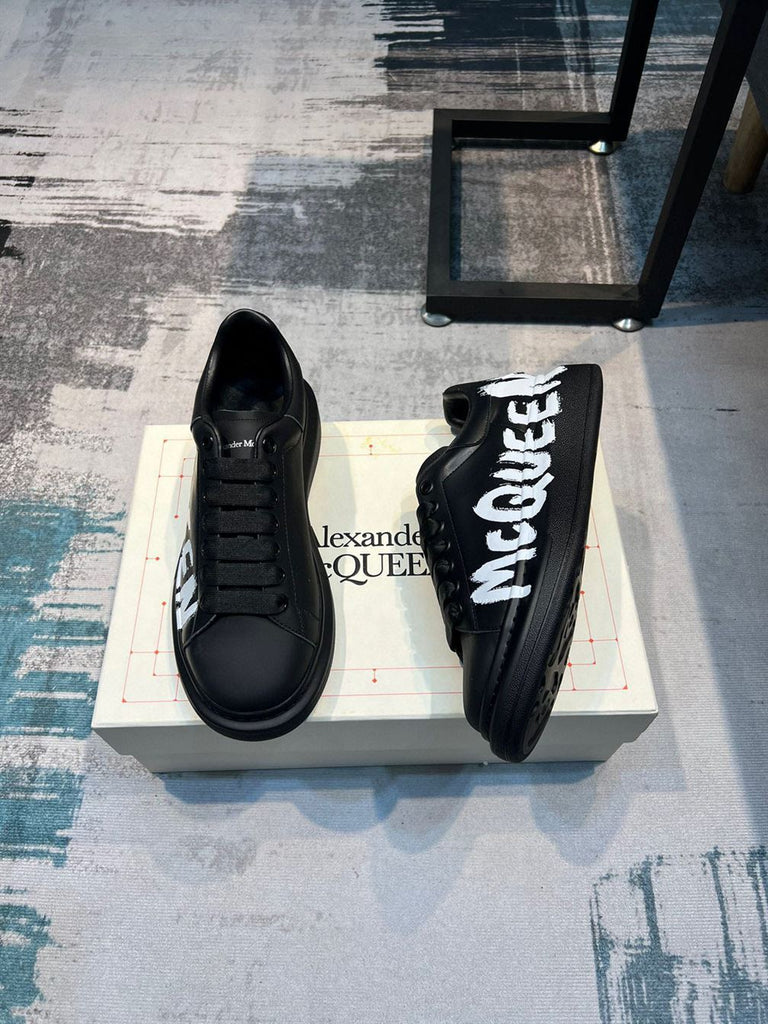 ALEXANDER MCQUEEN OVERSIZED GRAFFITI SNEAKER - M009