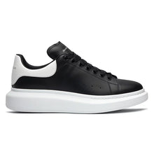 ALEXANDER MCQUEEN OVERSIZED SNEAKER IN BLACK WHITE - M005