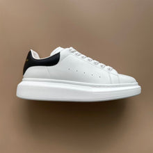 ALEXANDER MCQUEEN OVERSIZED SNEAKER - M002