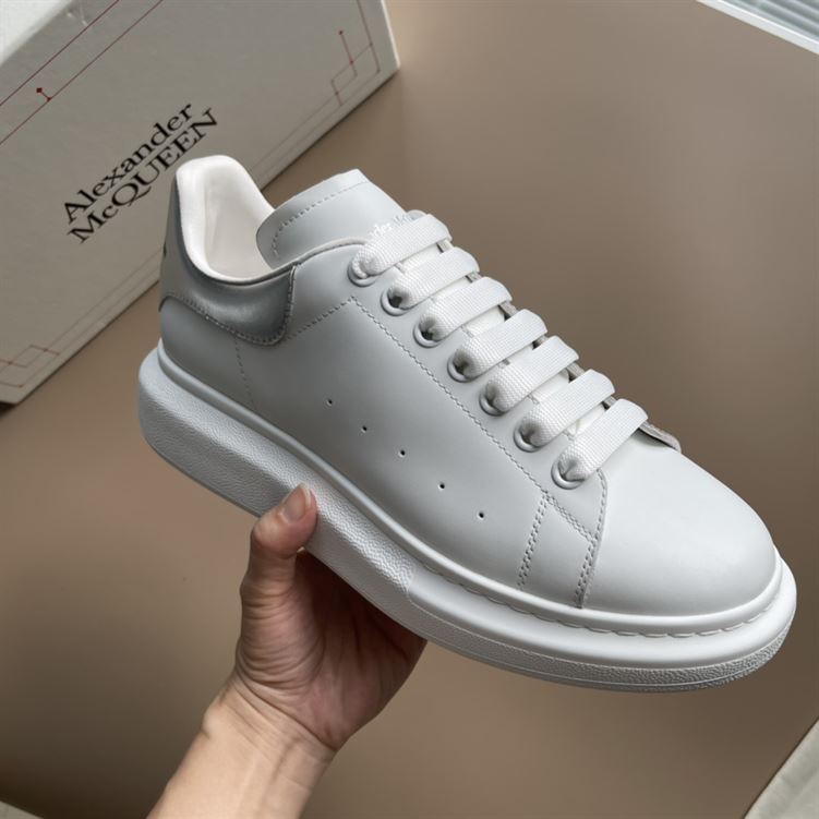 ALEXANDER MCQUEEN OVERSIZED SNEAKER - M006