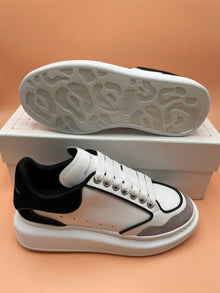 ALEXANDER MCQUEEN OVERSIZED SNEAKER - M013