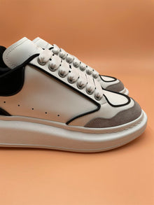 ALEXANDER MCQUEEN OVERSIZED SNEAKER - M013