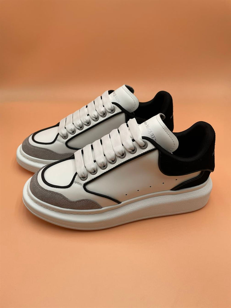 ALEXANDER MCQUEEN OVERSIZED SNEAKER - M013