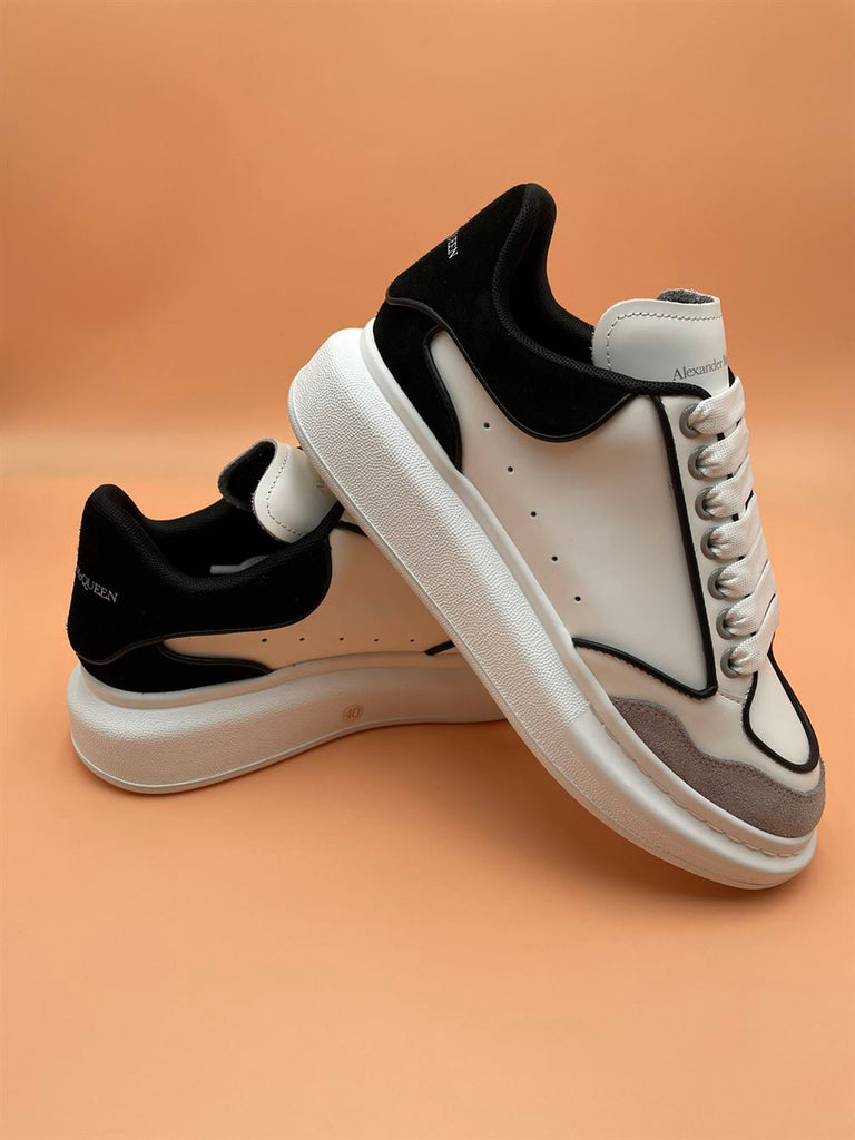 ALEXANDER MCQUEEN OVERSIZED SNEAKER - M013