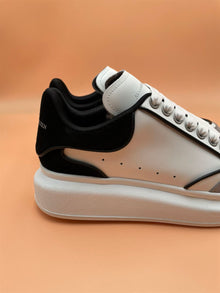 ALEXANDER MCQUEEN OVERSIZED SNEAKER - M013