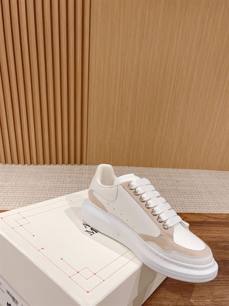 ALEXANDER MCQUEEN OVERSIZED SNEAKER - M014