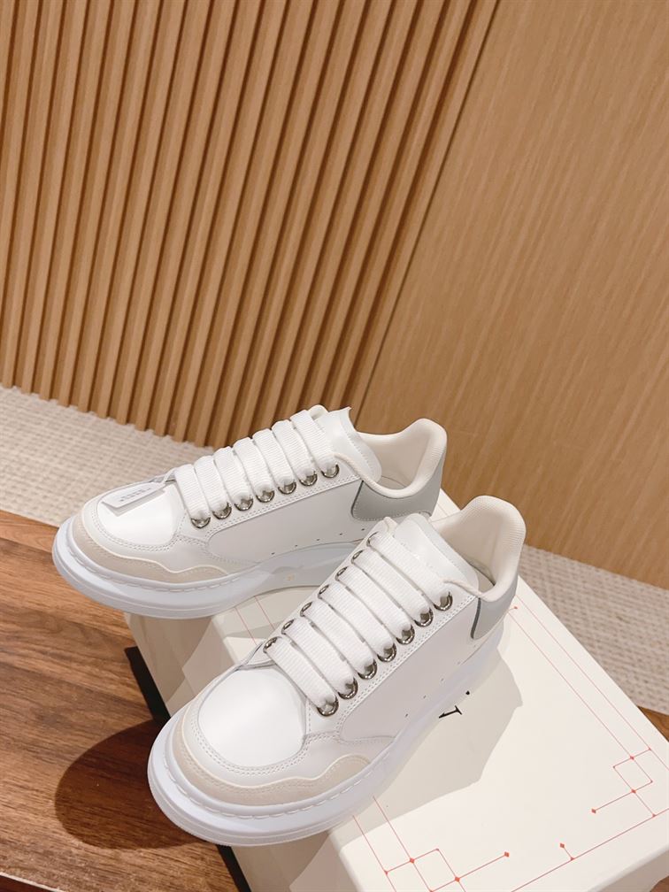 ALEXANDER MCQUEEN OVERSIZED SNEAKER - M015