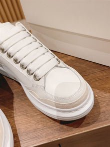 ALEXANDER MCQUEEN OVERSIZED SNEAKER - M015