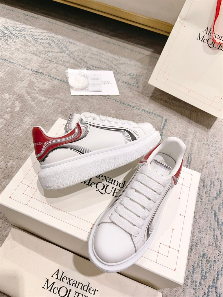 ALEXANDER MCQUEEN OVERSIZED SNEAKER - M016