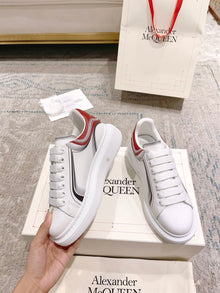 ALEXANDER MCQUEEN OVERSIZED SNEAKER - M016