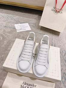 ALEXANDER MCQUEEN OVERSIZED SNEAKER - M017