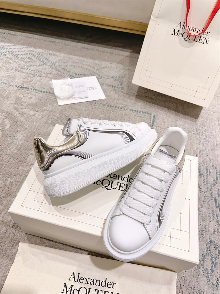 ALEXANDER MCQUEEN OVERSIZED SNEAKER - M017