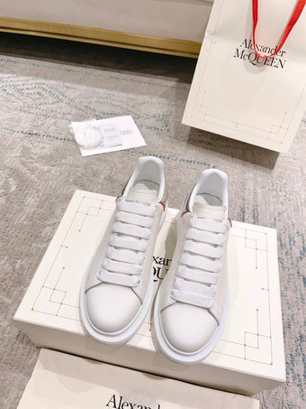 ALEXANDER MCQUEEN OVERSIZED SNEAKER - M018