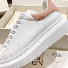 ALEXANDER MCQUEEN OVERSIZED SNEAKER - M023