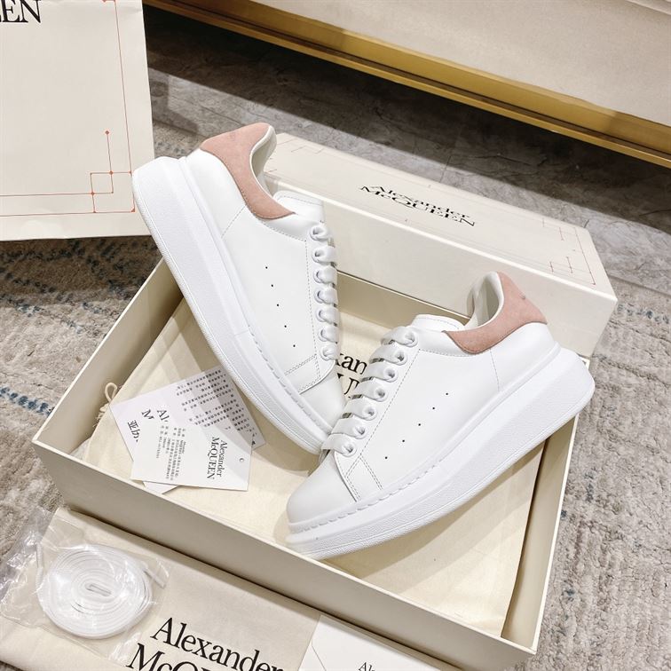 ALEXANDER MCQUEEN OVERSIZED SNEAKER - M023