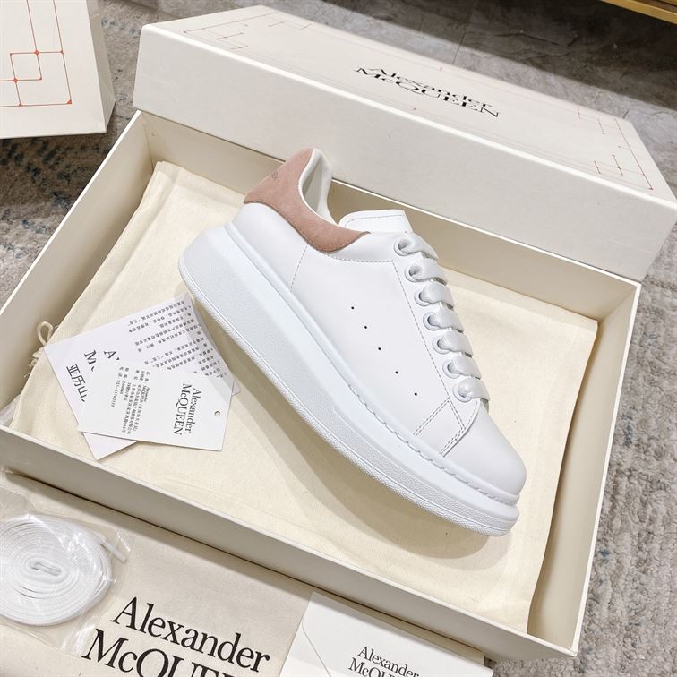 ALEXANDER MCQUEEN OVERSIZED SNEAKER - M023