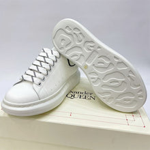 ALEXANDER MCQUEEN OVERSIZED SNEAKER - M027