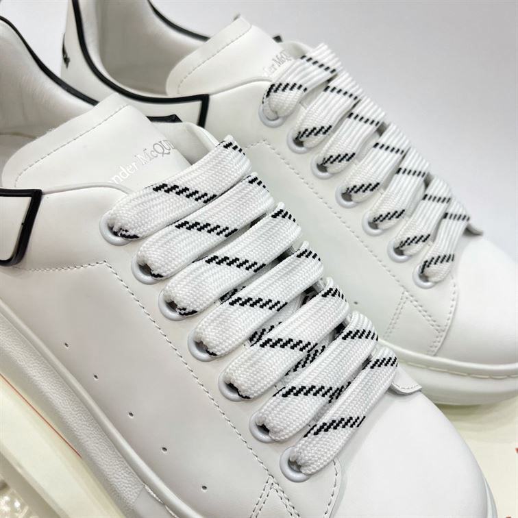 ALEXANDER MCQUEEN OVERSIZED SNEAKER - M027