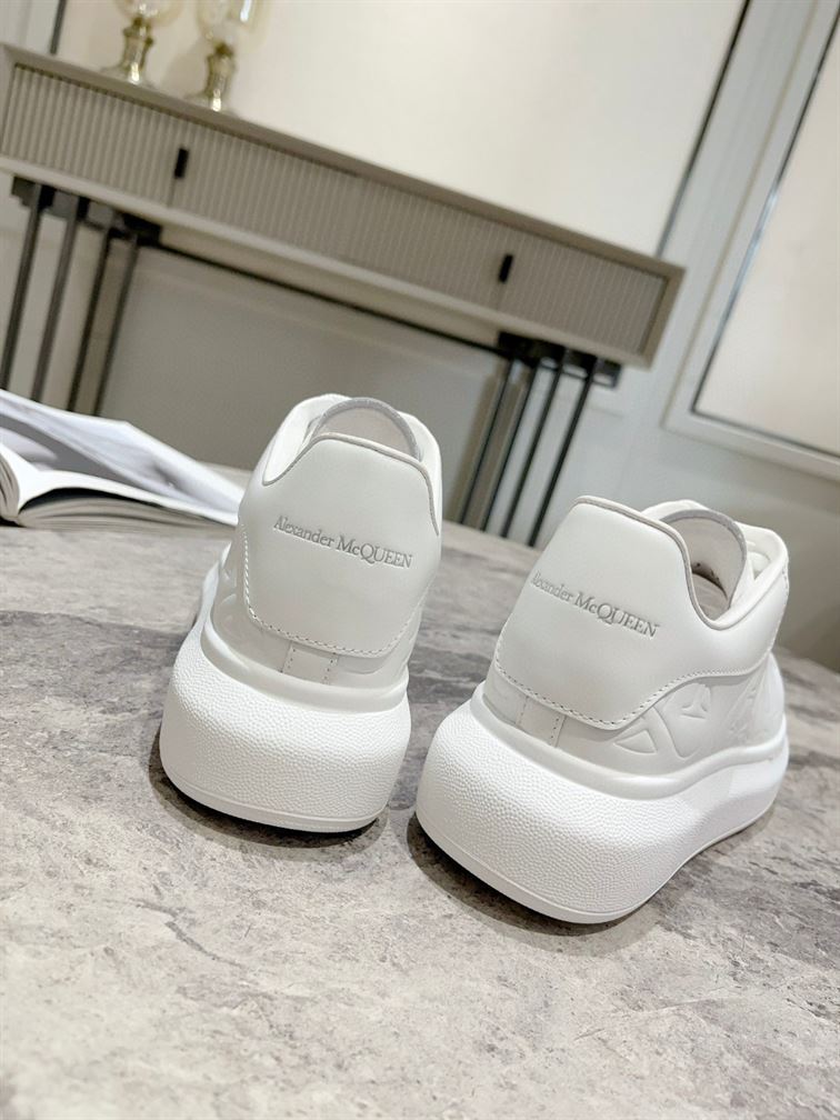 ALEXANDER MCQUEEN OVERSIZED SNEAKER QUILTED WHITE - M022