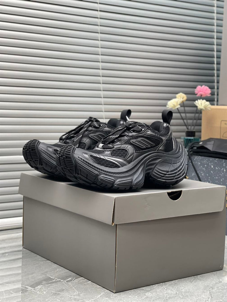 BALENCIAGA 10XL SNEAKER IN BLACK - B008