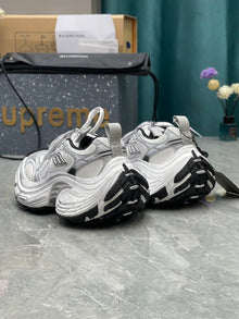 BALENCIAGA 10XL SNEAKER IN WHITE/BLACK/GRIS - B009