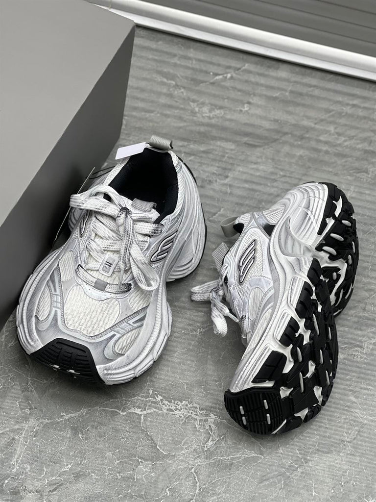 BALENCIAGA 10XL SNEAKER IN WHITE/BLACK/GRIS - B009