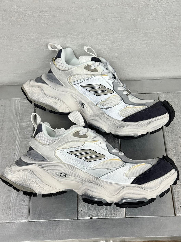 BALENCIAGA CARGO SNEAKER IN WHITE/GREY - B003