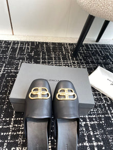 BALENCIAGA COSY BB LOGO PLAQUE MULES - E006