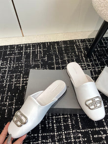 BALENCIAGA COSY BB LOGO PLAQUE MULES - E007