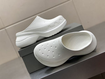 BALENCIAGA CROCS MULE IN WHITE - E021