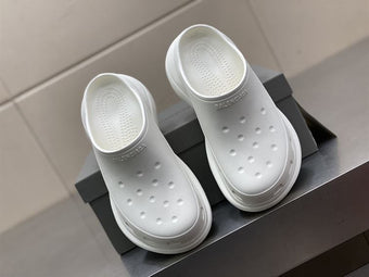 BALENCIAGA CROCS MULE IN WHITE - E021