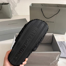 BALENCIAGA FURRY SLIDE BLACK - E047