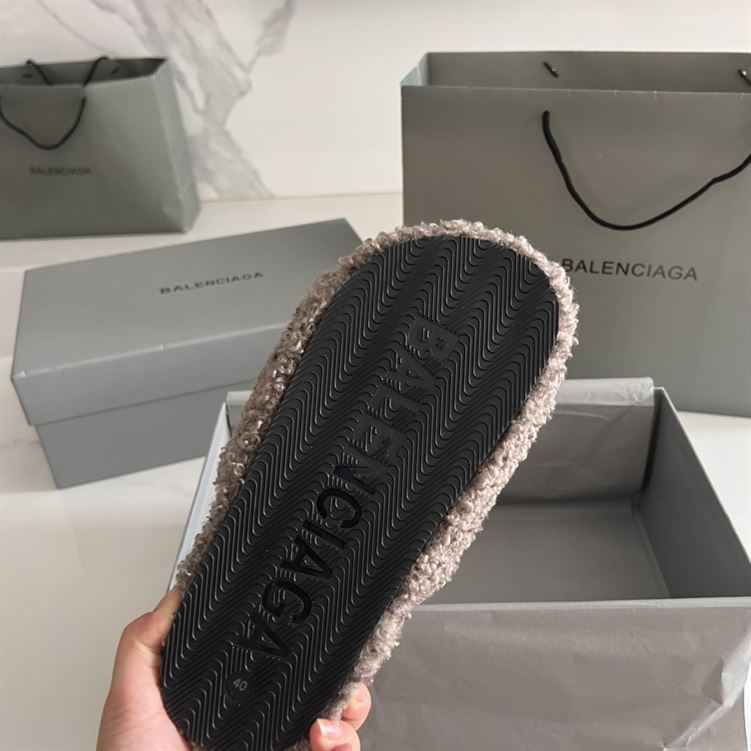 BALENCIAGA FURRY SLIDE BROWN - E049