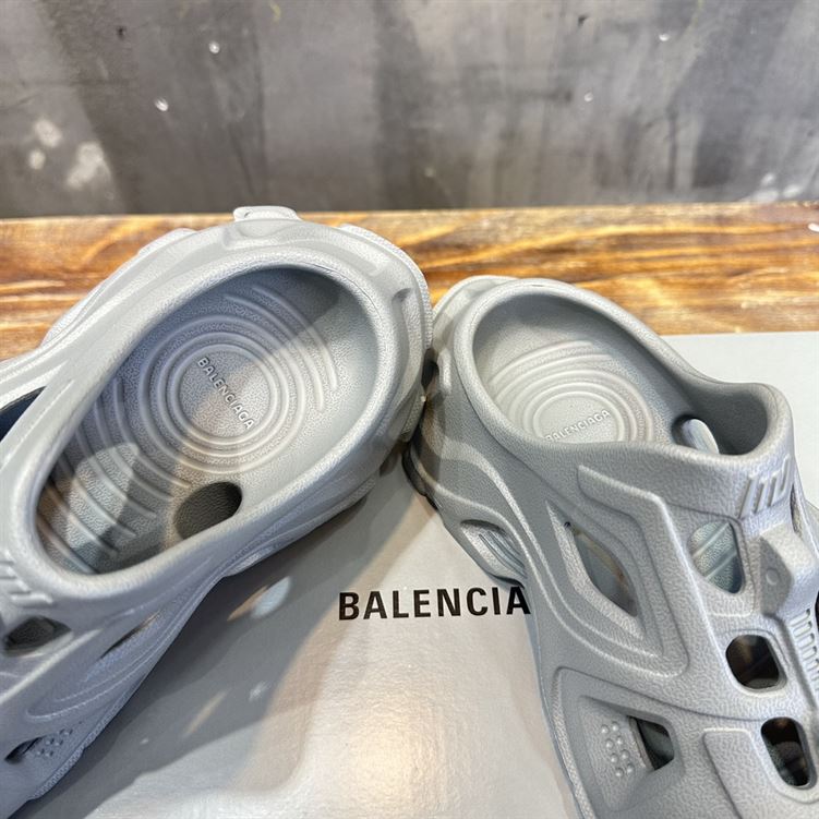 BALENCIAGA HD CUT-OUT MULES - E012