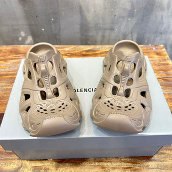 BALENCIAGA HD CUT-OUT MULES - E014