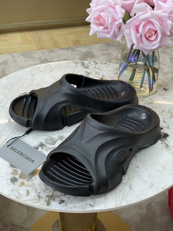 BALENCIAGA MOLD SLIDE SANDAL BLACK - E030