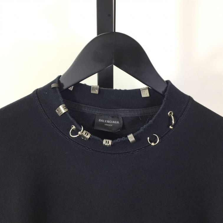 BALENCIAGA PIERCED T-SHIRT OVERSIZED IN BLACK - Y043