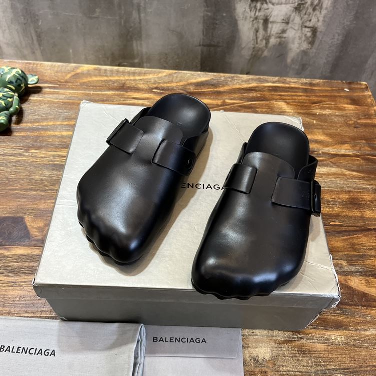 BALENCIAGA SUNDAY MULE IN BLACK - E018