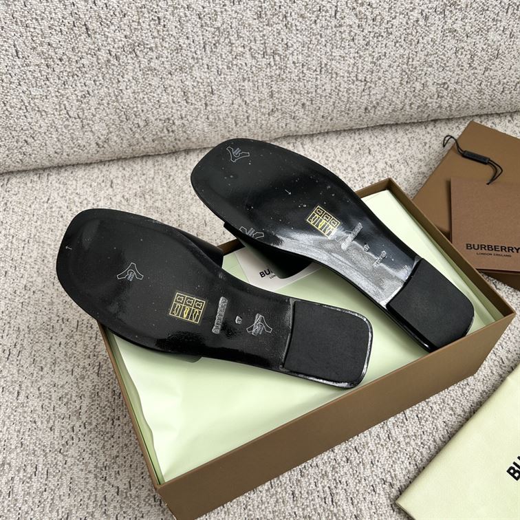 BURBERRY BLACK LEATHER SLIDES WOMEN - U012