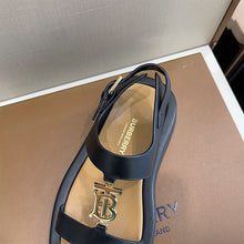 BURBERRY BUCKINGHAM LOGO LEATHER SLINGBACK SANDALS - U034