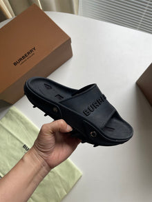 BURBERRY BUCKLOW SLIDES BLACK - U009