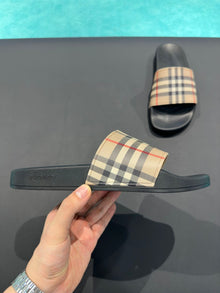 BURBERRY CHECK SLIDES - U005