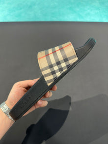 BURBERRY CHECK SLIDES - U005