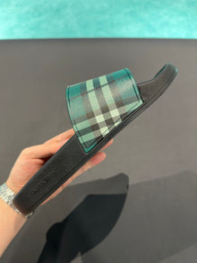 BURBERRY CHECK SLIDES - U003