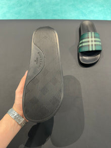 BURBERRY CHECK SLIDES - U003