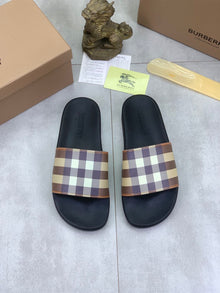 BURBERRY CHECK SLIDES - U004